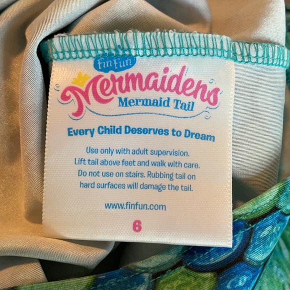 Mermaid tail and top - Picture 5 of 5